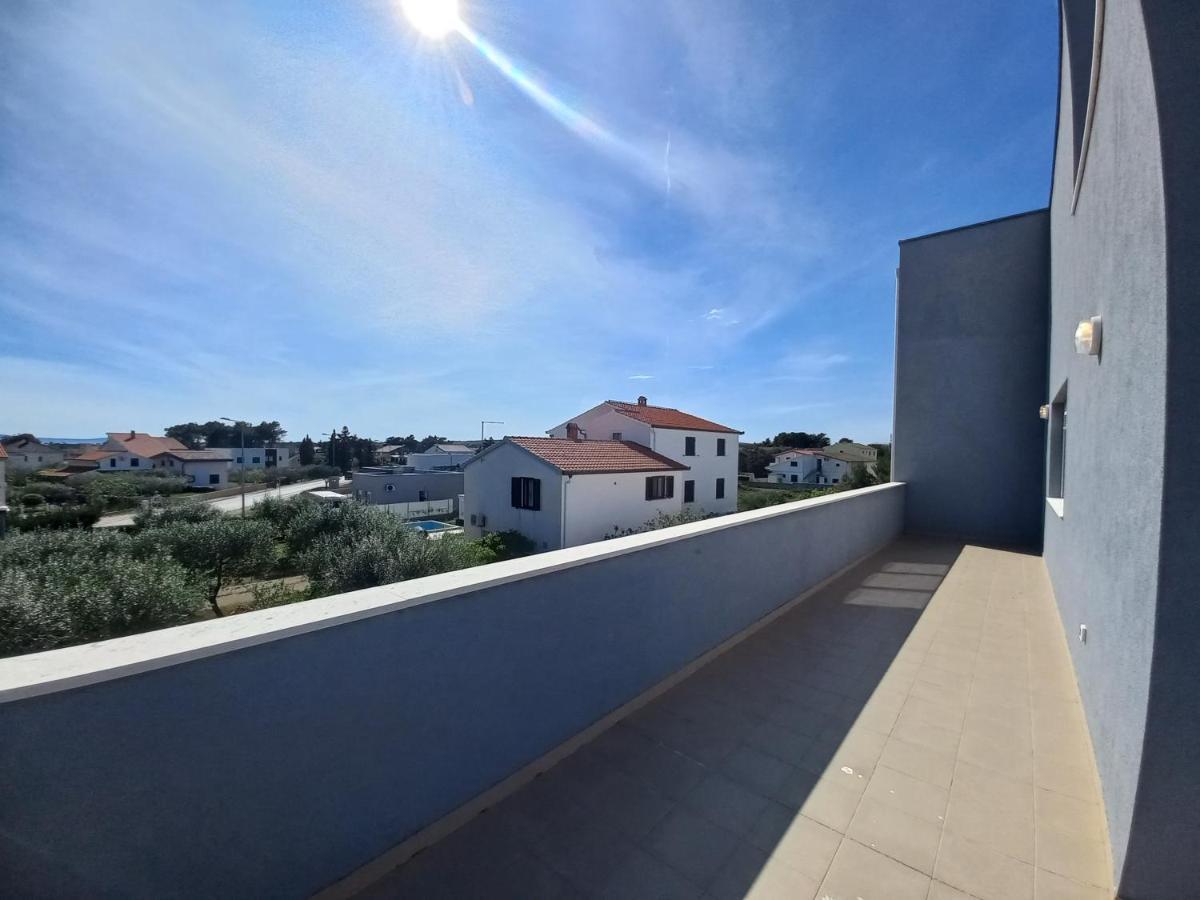 Apartman 1 *