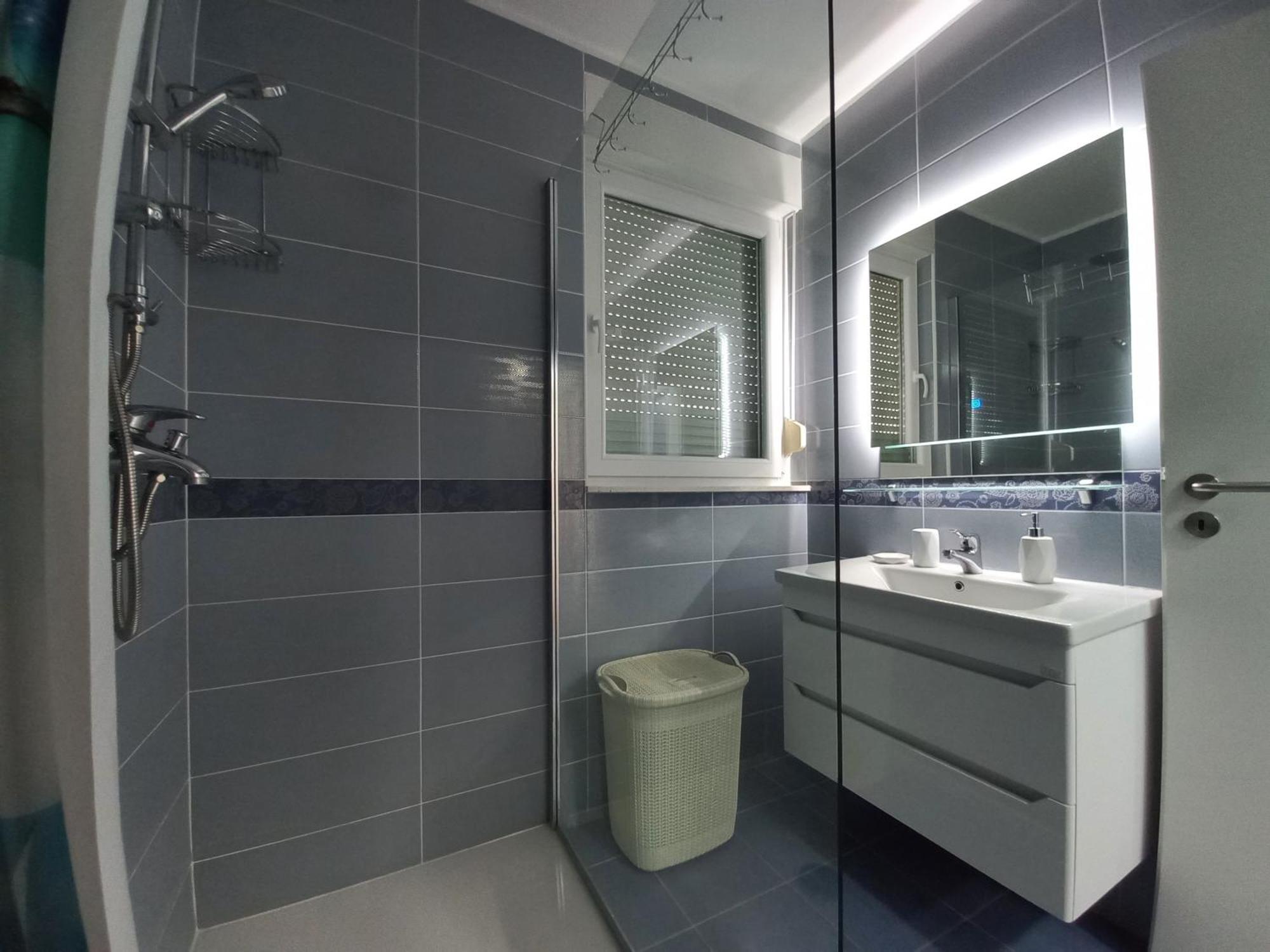 Apartman 1 *