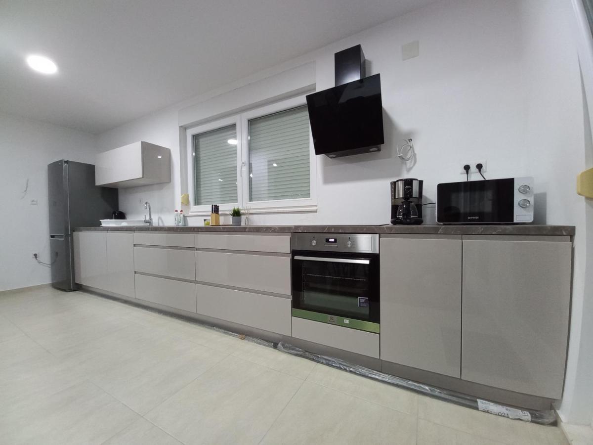 1 Apartment Vir
