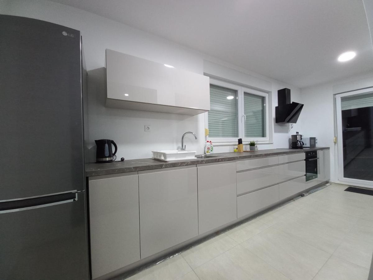 Apartment 1 *