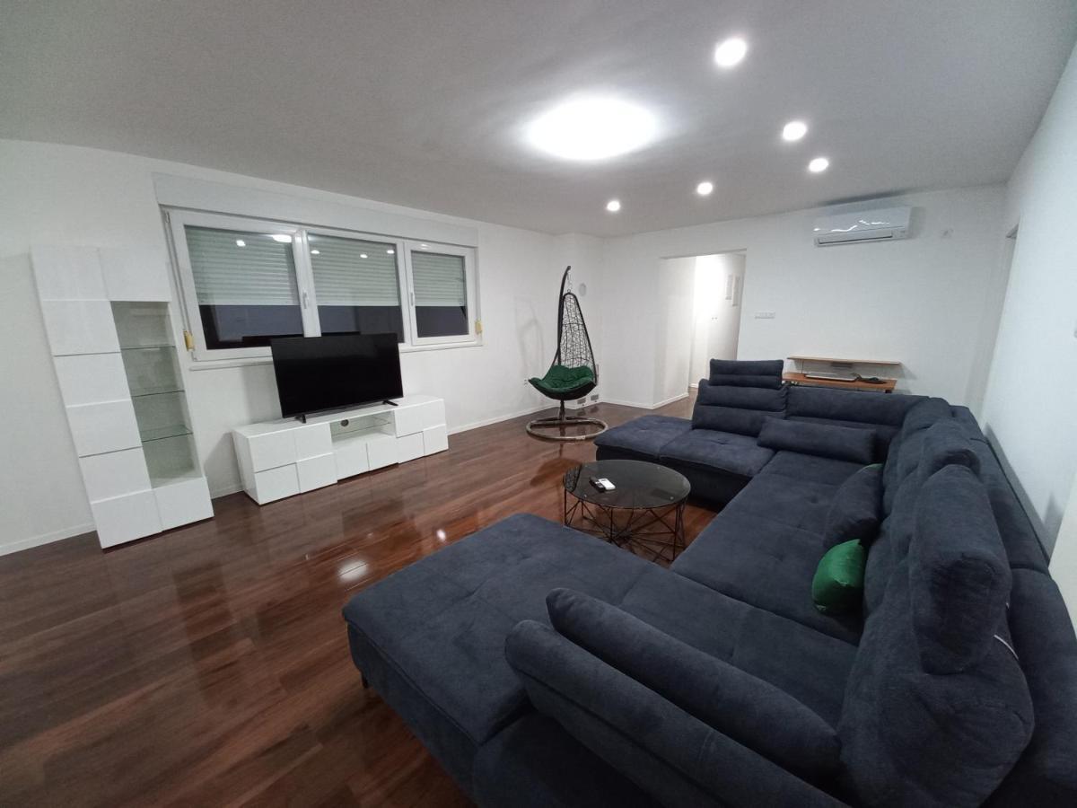 Apartment 1 Vir